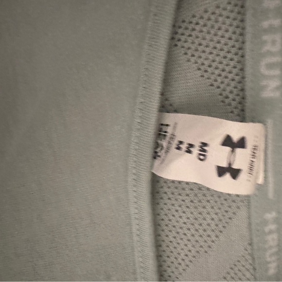 (5) under armour tshirts​​​​ - Picture 2 of 8